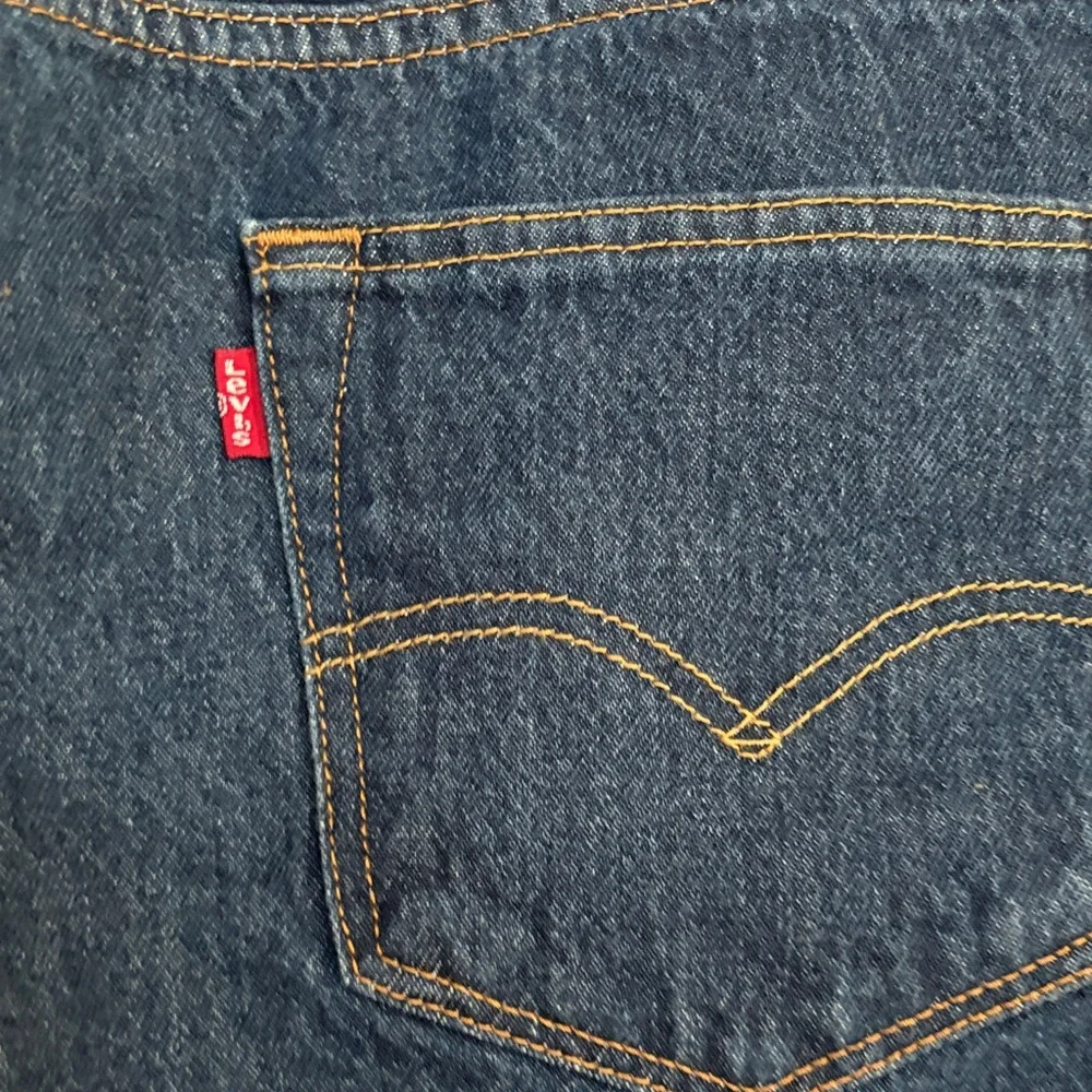 Levis 501 Dark Wash Blue Jeans‎ 38/32